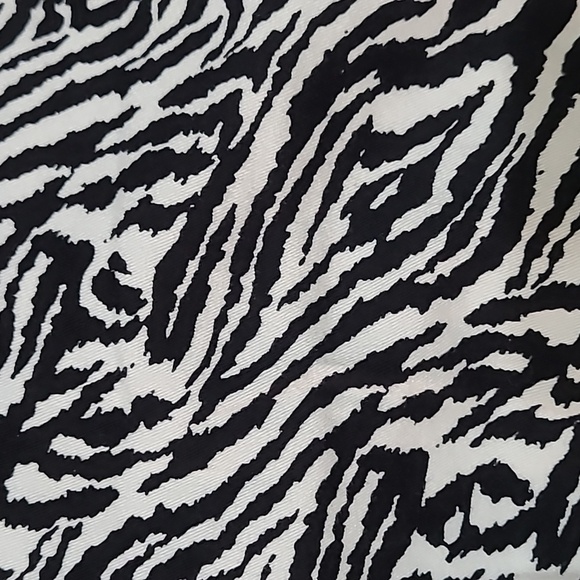 Jones New York Sport women's zebra print shorts size 6 - Picture 5 of 8